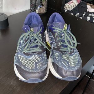 Oasics duomax shoes size 11